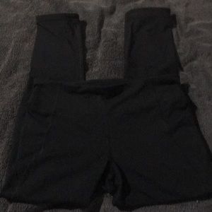 Under armor size small Capri
